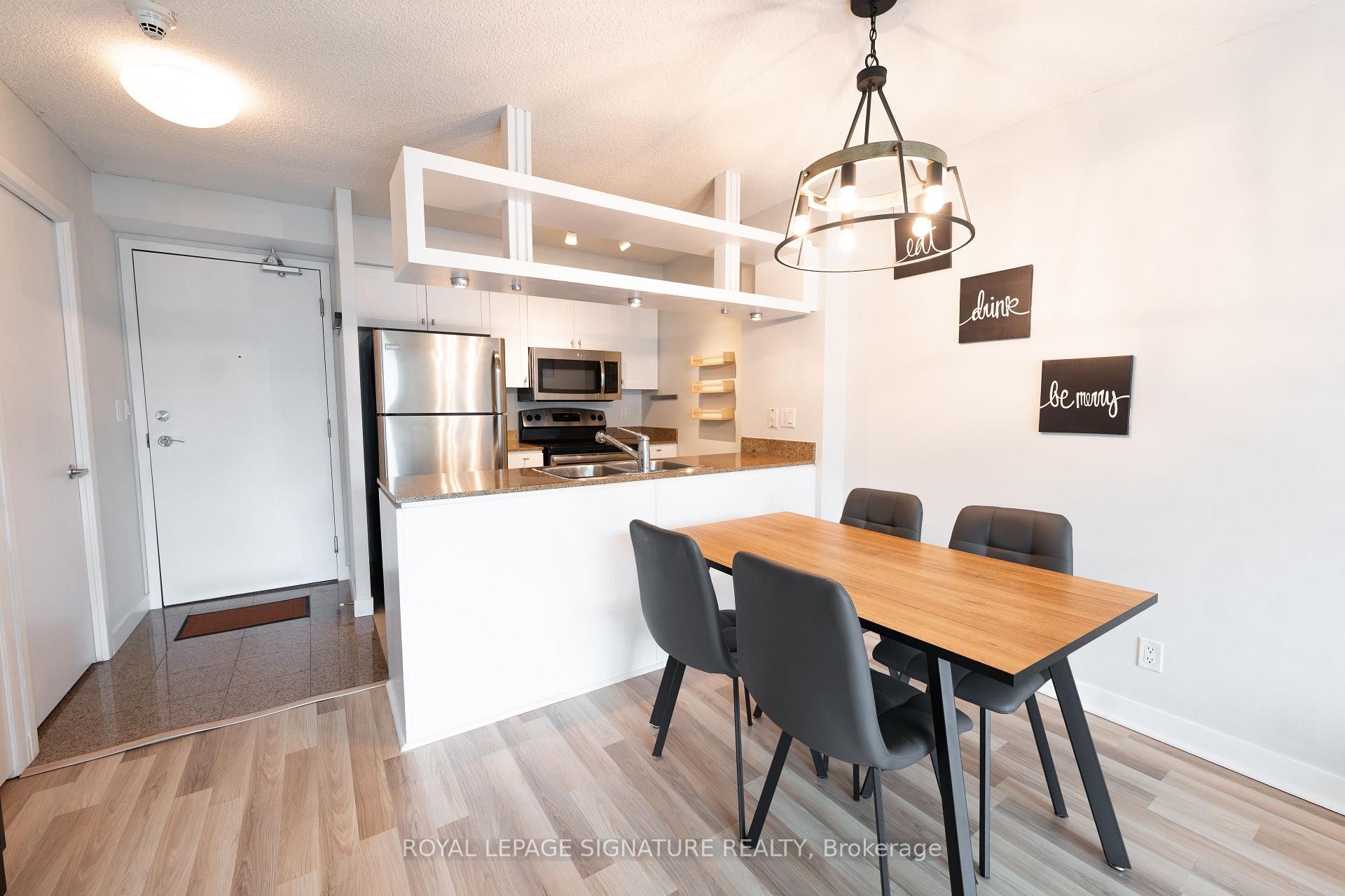 3011-81 Navy Wharf Court, Toronto, ON - Indoor Photo Showing Dining Room