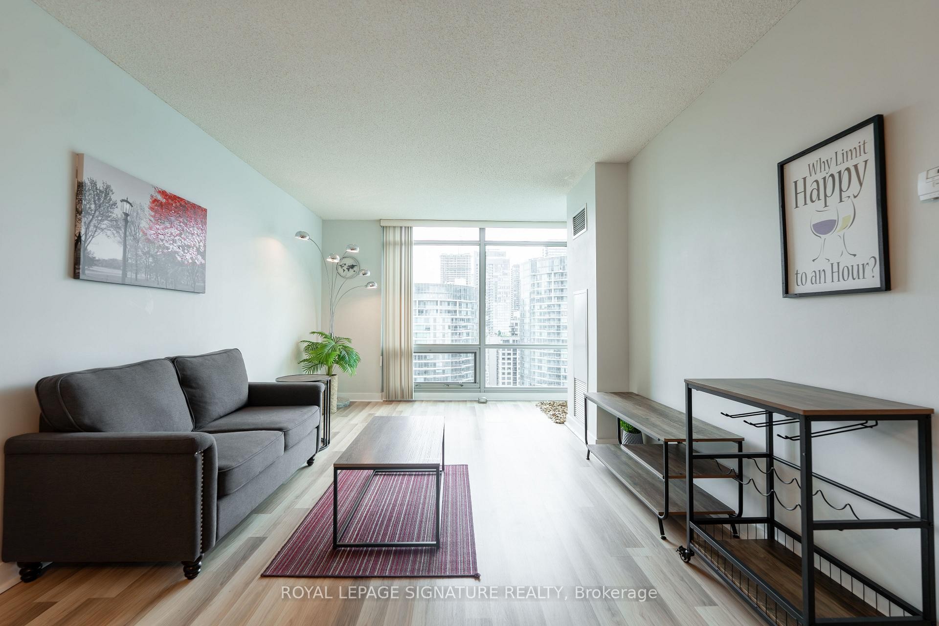 3011-81 Navy Wharf Court, Toronto, ON - Indoor Photo Showing Living Room