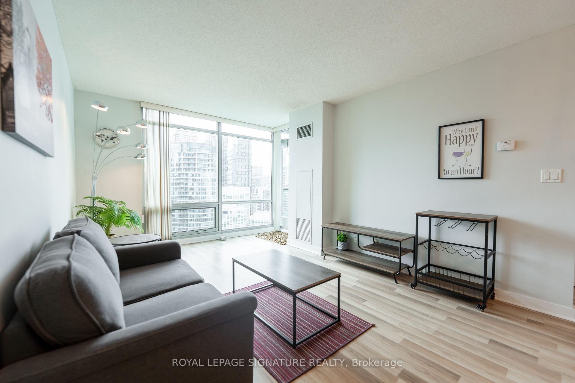 3011-81 Navy Wharf Court, Toronto, ON - Indoor Photo Showing Living Room