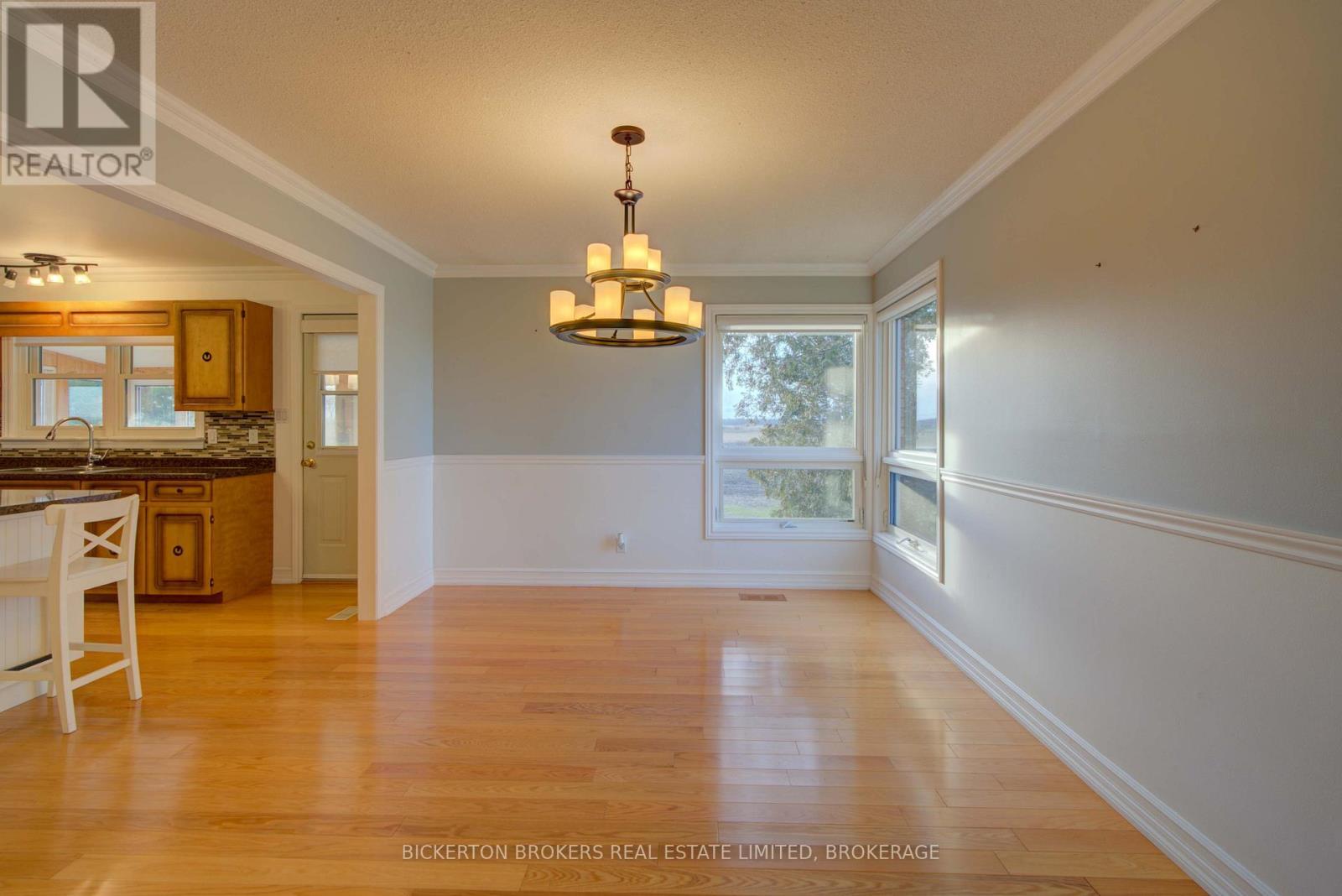 108 Russell Road N, Front Of Leeds & Seeleys Bay, ON - Indoor