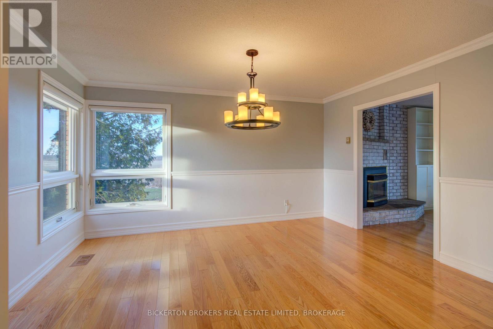 108 Russell Road N, Front Of Leeds & Seeleys Bay, ON - Indoor Photo Showing Other Room With Fireplace