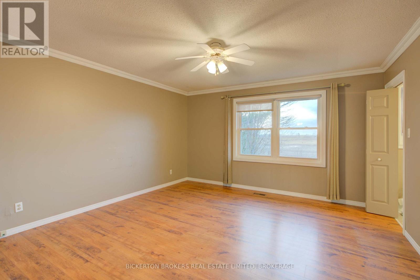 108 Russell Road N, Front Of Leeds & Seeleys Bay, ON - Indoor Photo Showing Other Room