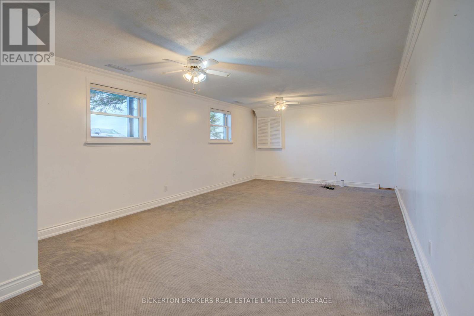 108 Russell Road N, Front Of Leeds & Seeleys Bay, ON - Indoor Photo Showing Other Room