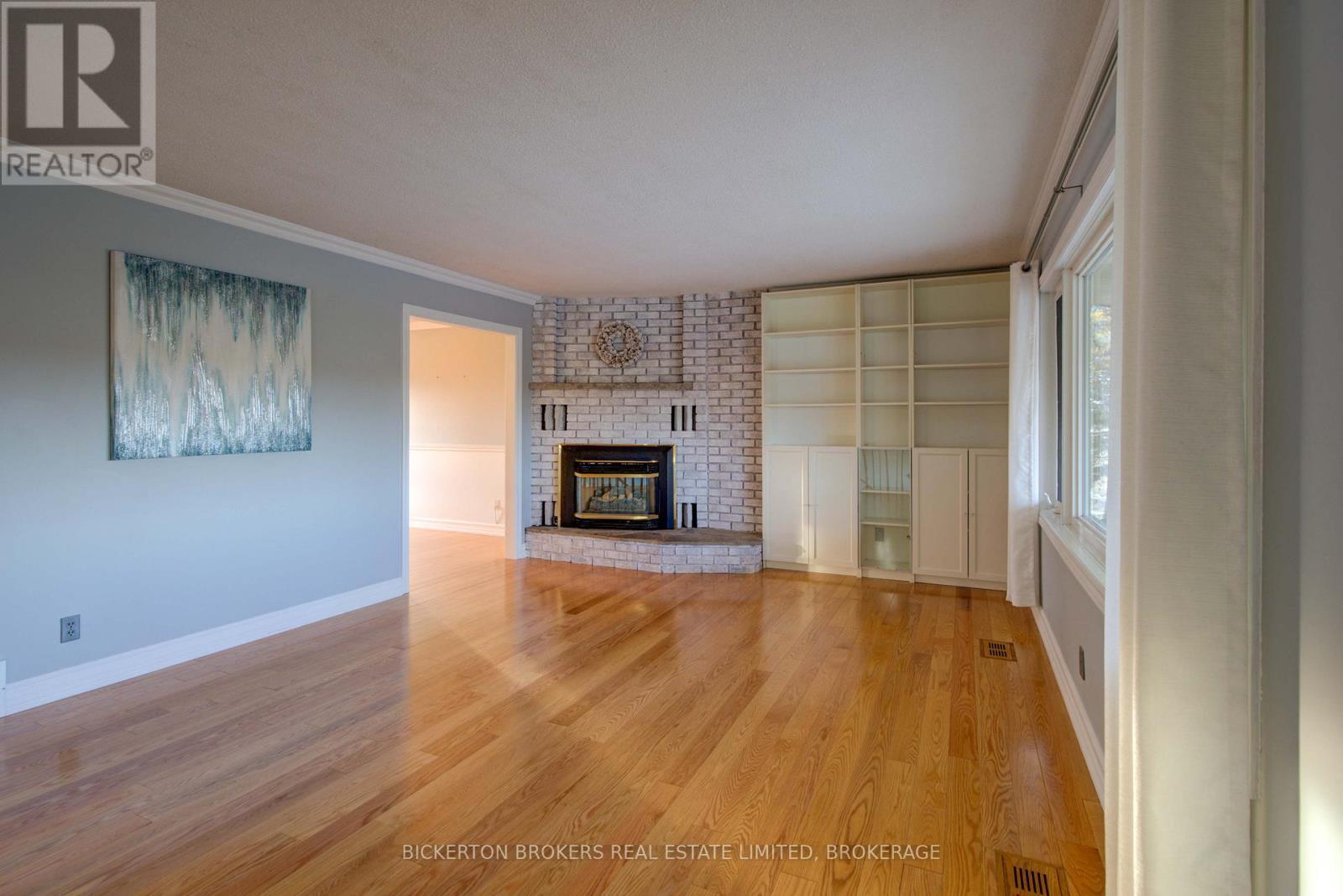 108 Russell Road N, Front Of Leeds & Seeleys Bay, ON - Indoor Photo Showing Living Room With Fireplace