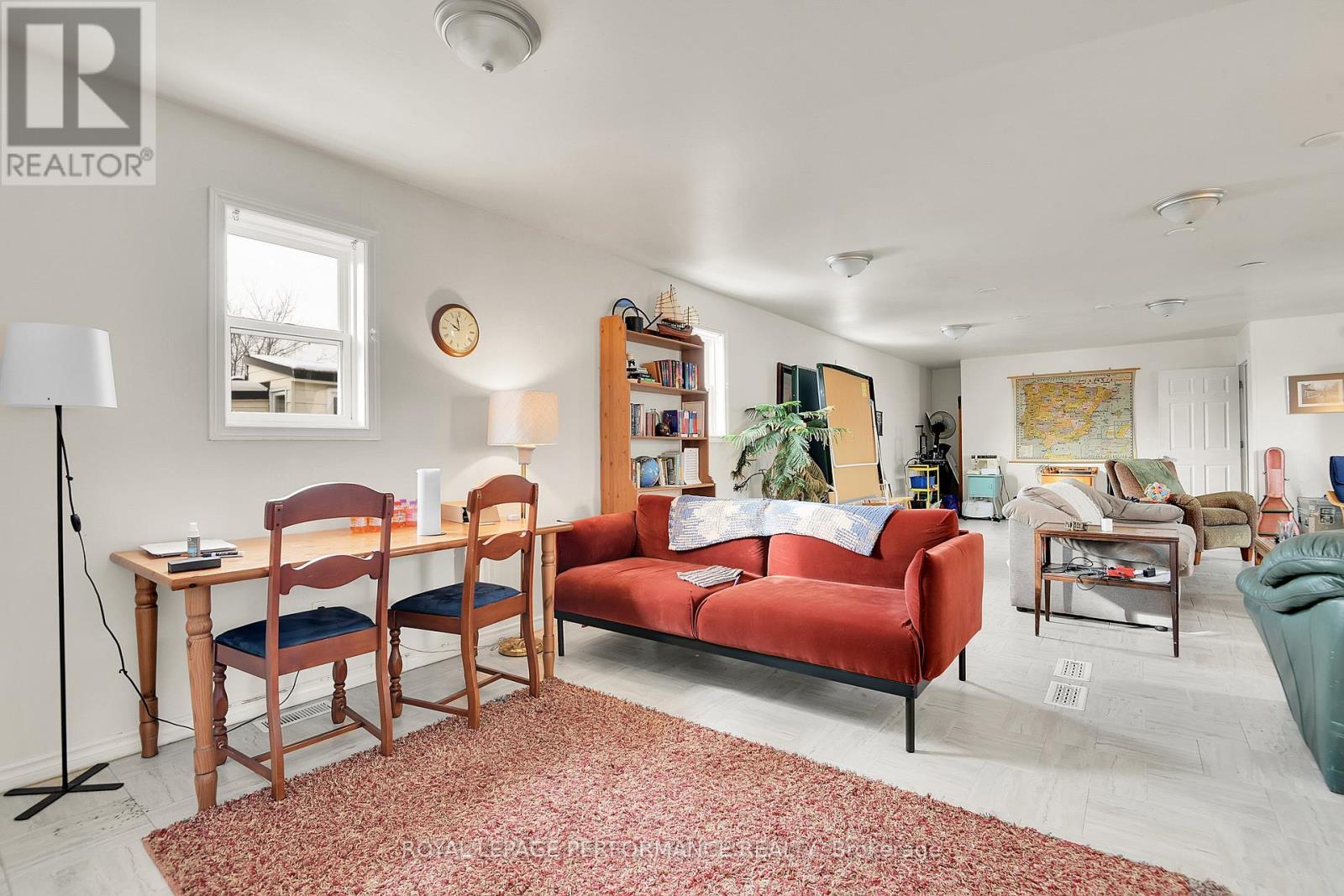 26 Aylmer Avenue, Ottawa, ON - Indoor Photo Showing Living Room