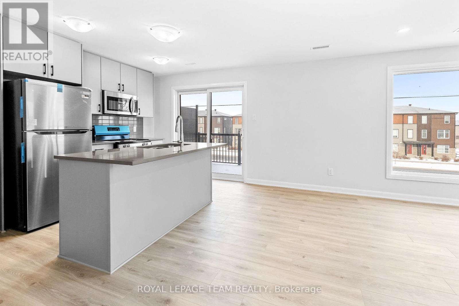 1203 Creekway Private, Ottawa, ON - Indoor Photo Showing Kitchen With Stainless Steel Kitchen