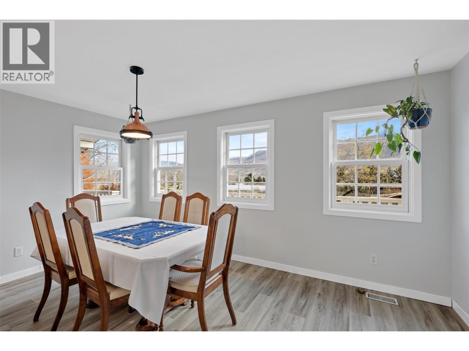 710 Dairy Road, Kamloops, BC - Indoor Photo Showing Dining Room