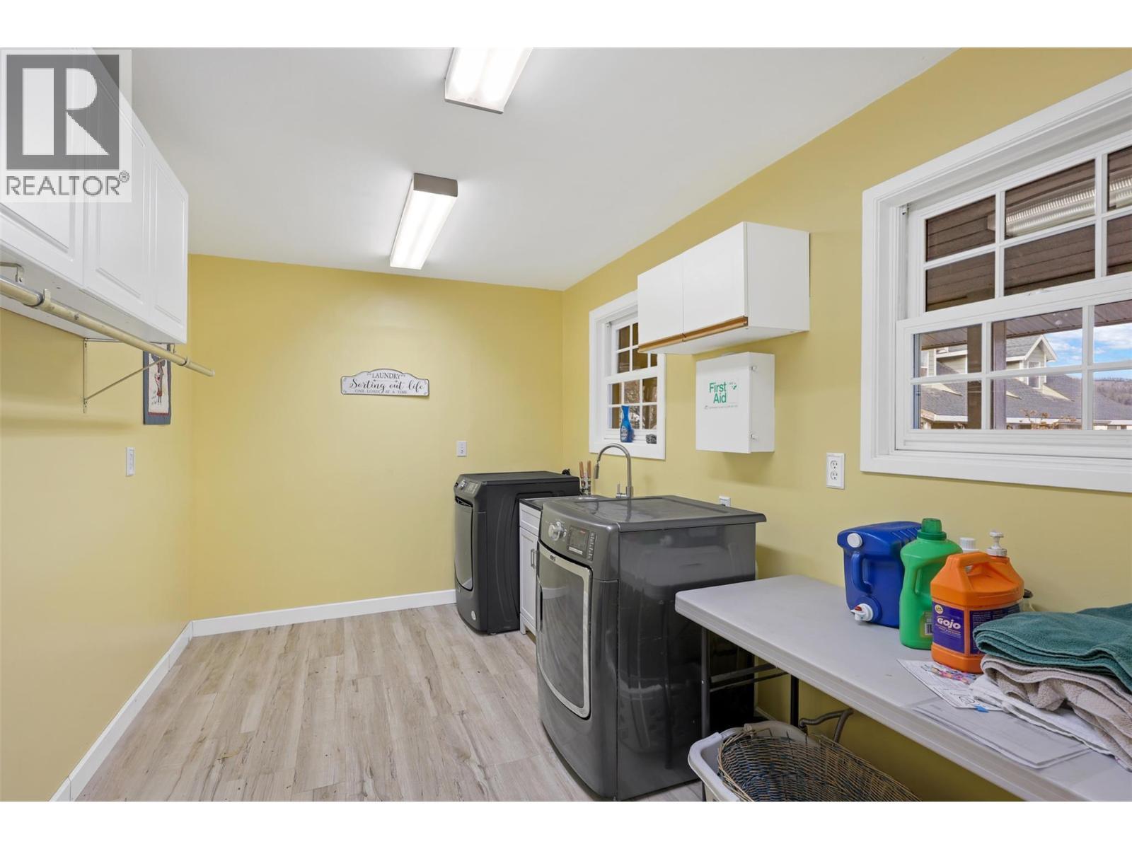710 Dairy Road, Kamloops, BC - Indoor Photo Showing Laundry Room