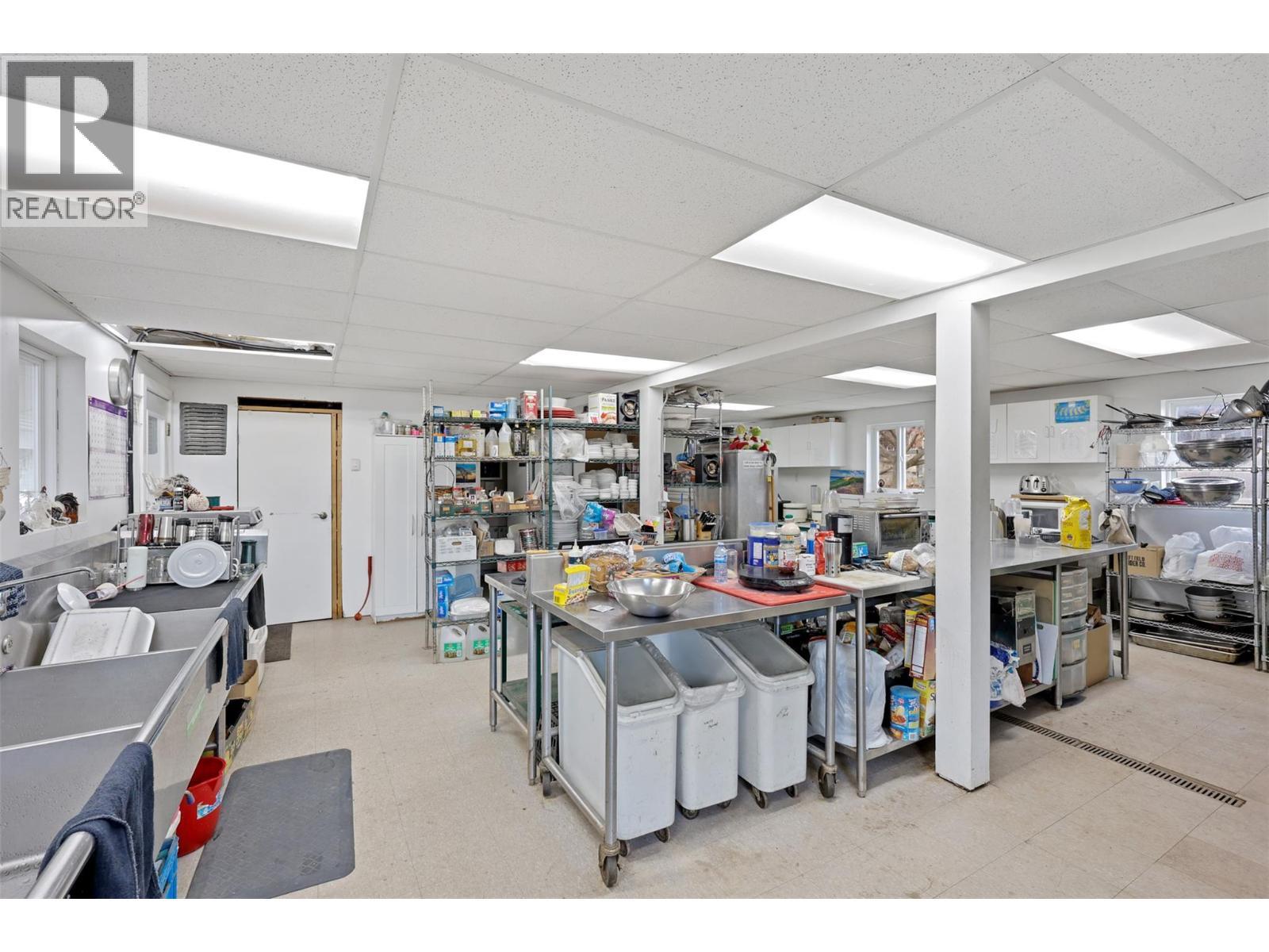 710 Dairy Road, Kamloops, BC - Indoor