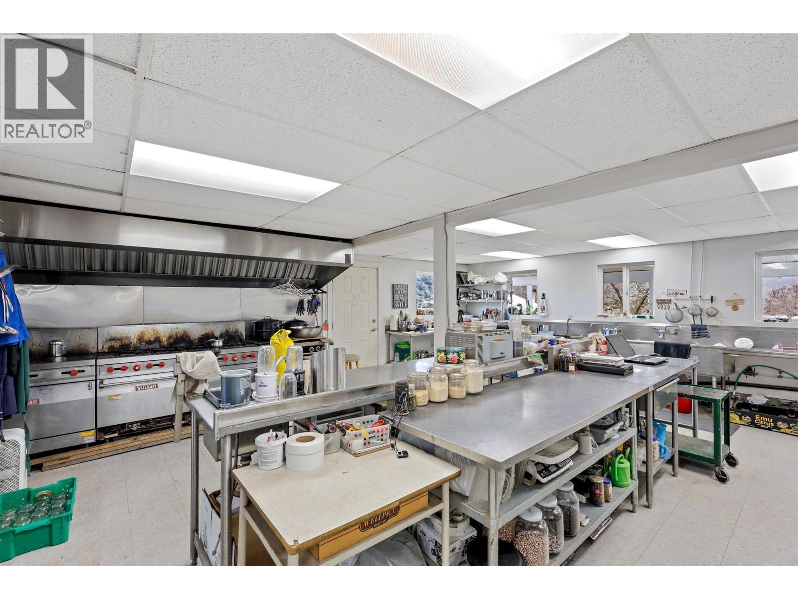 710 Dairy Road, Kamloops, BC - Indoor