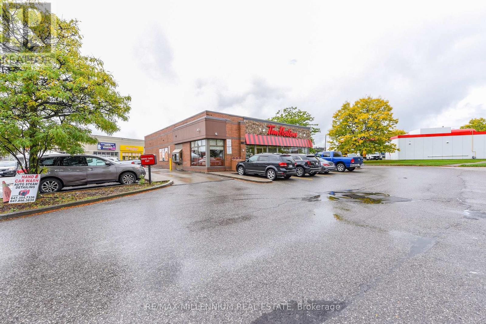 7 - 1780 Albion Road, Toronto, ON