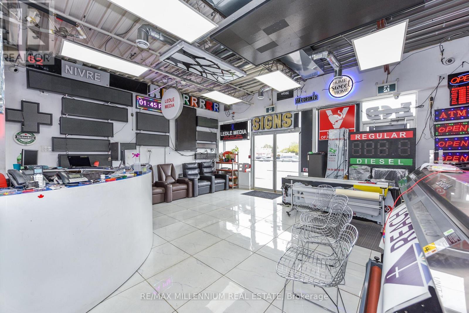 7 - 1780 Albion Road, Toronto, ON