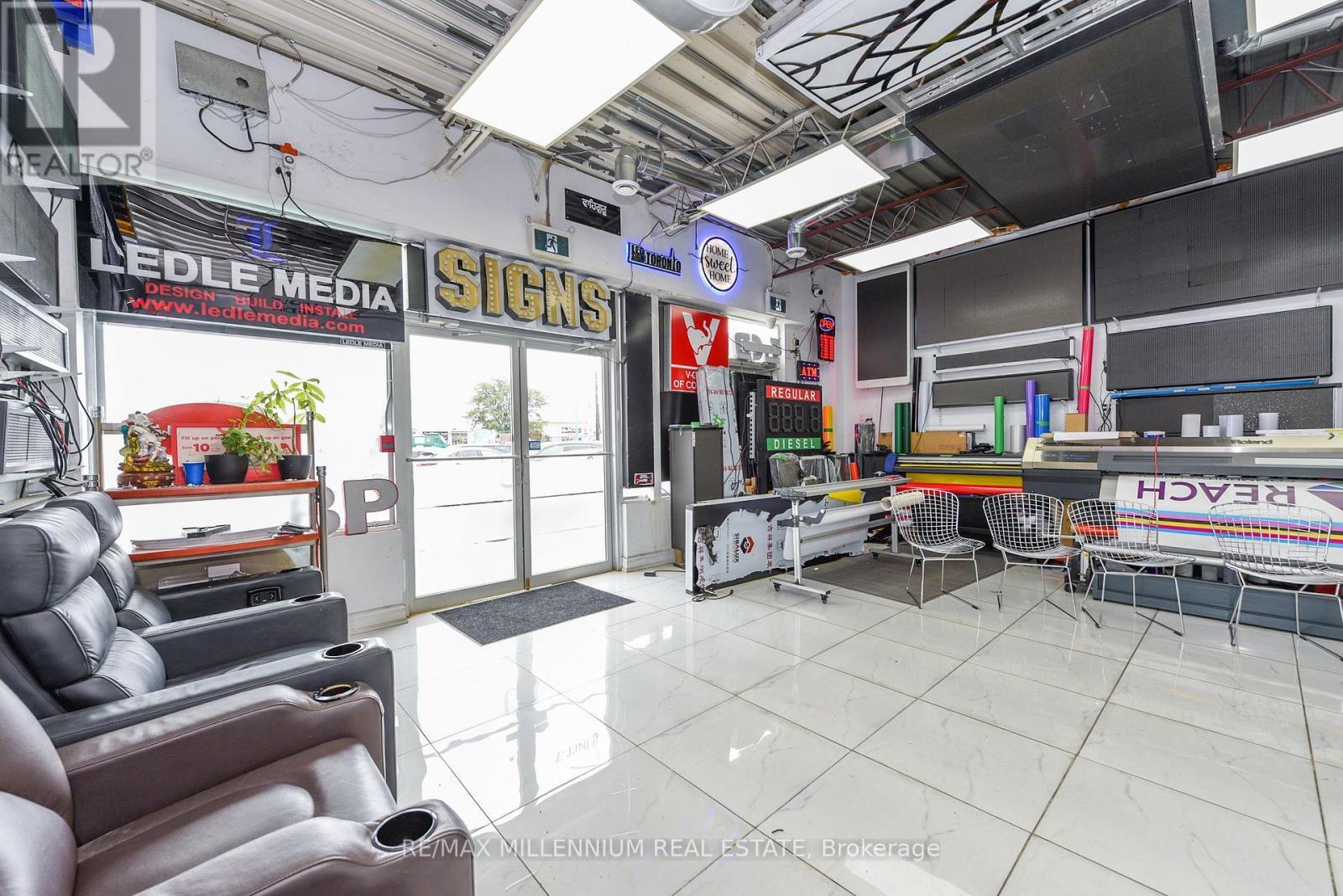 7 - 1780 Albion Road, Toronto, ON