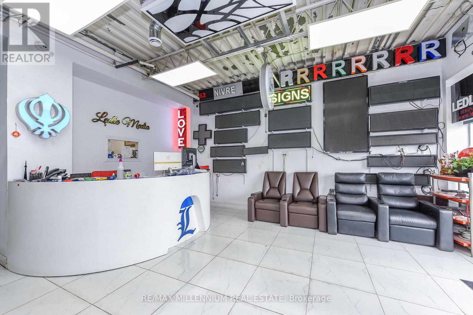 7 - 1780 Albion Road, Toronto, ON