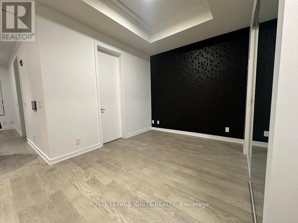 207 - 123 Maurice Drive, Oakville, ON - Indoor Photo Showing Other Room