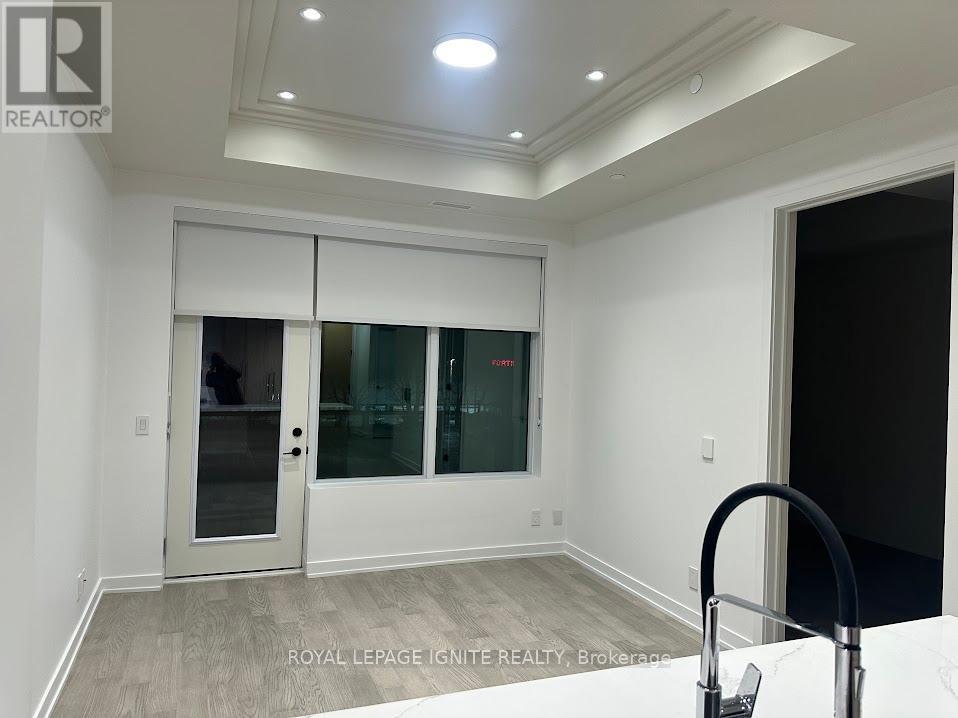 207 - 123 Maurice Drive, Oakville, ON - Indoor Photo Showing Other Room