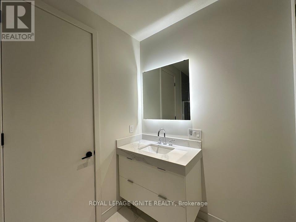 207 - 123 Maurice Drive, Oakville, ON - Indoor Photo Showing Bathroom
