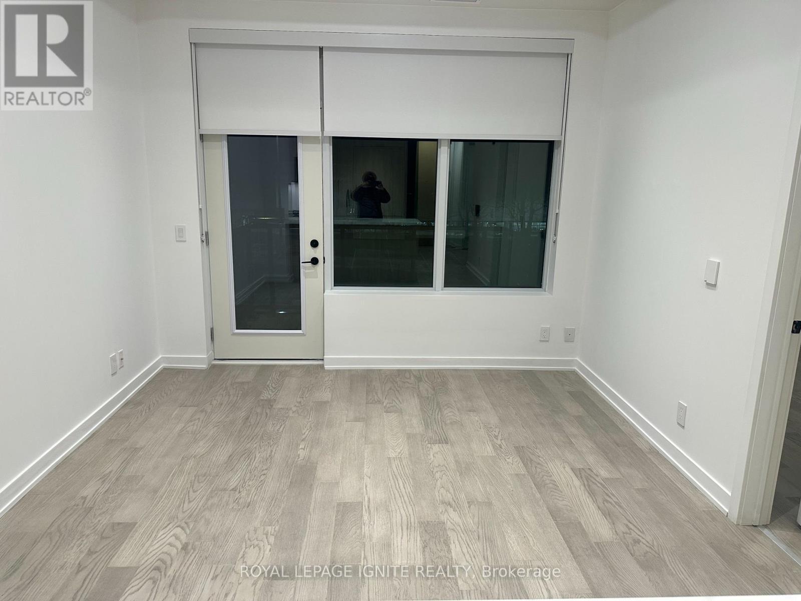 207 - 123 Maurice Drive, Oakville, ON - Indoor Photo Showing Other Room