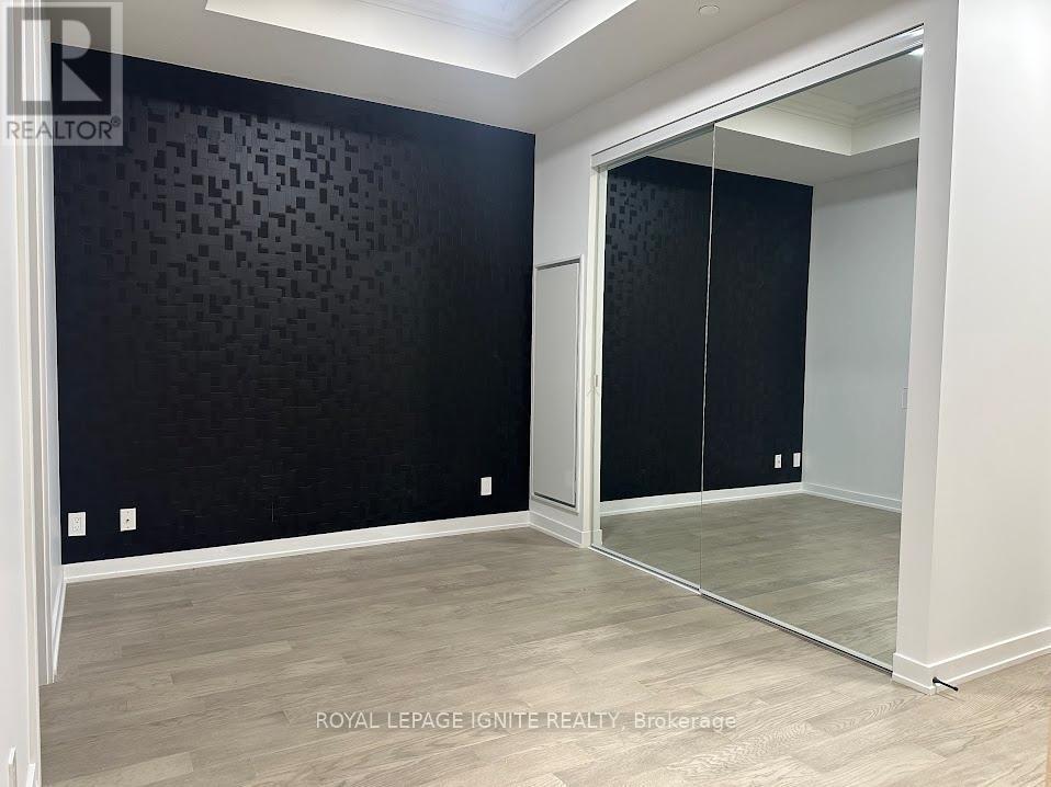 207 - 123 Maurice Drive, Oakville, ON - Indoor Photo Showing Other Room