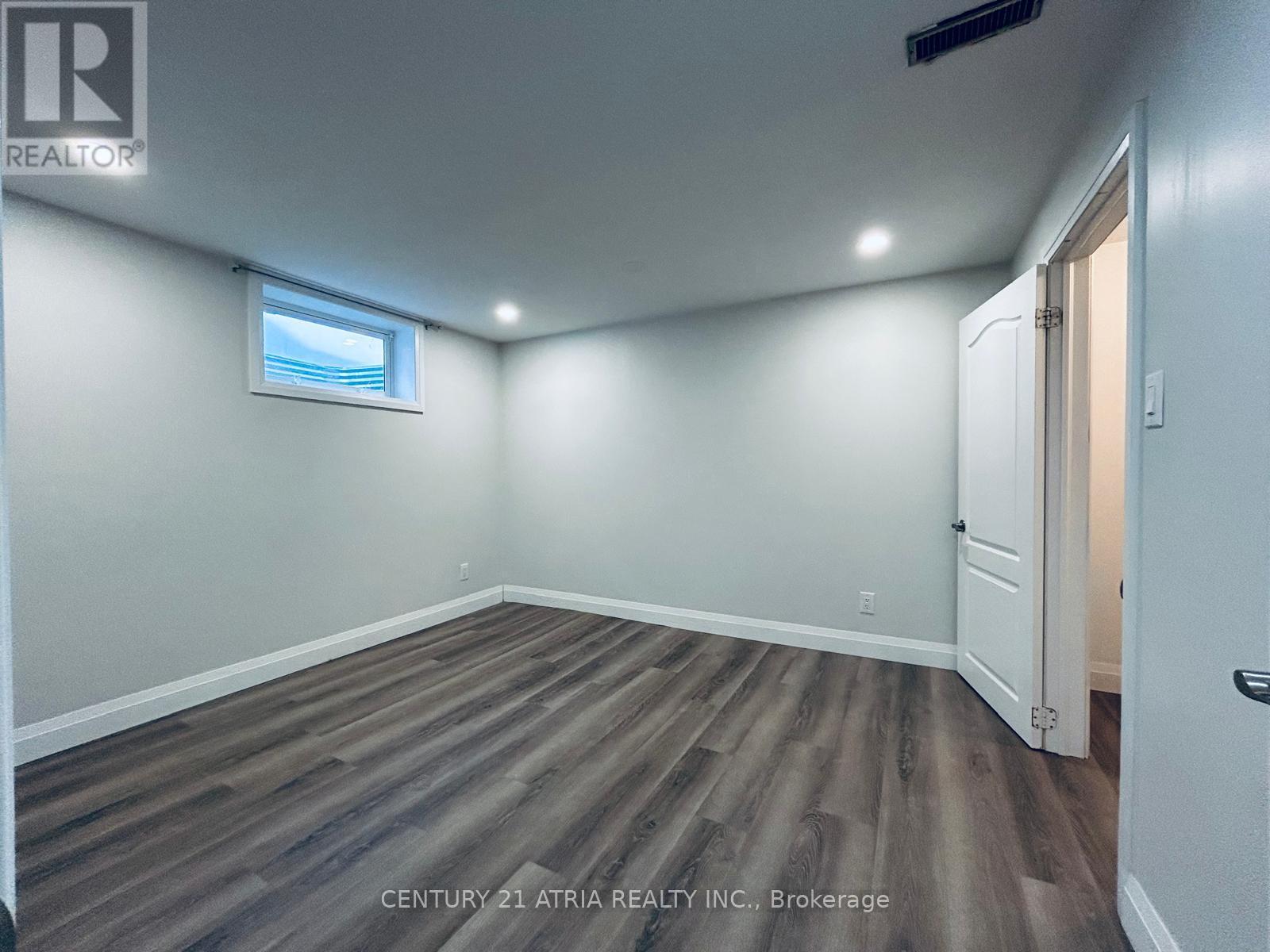 Basement - 3260 Oakglade Crescent, Mississauga, ON - Indoor Photo Showing Other Room
