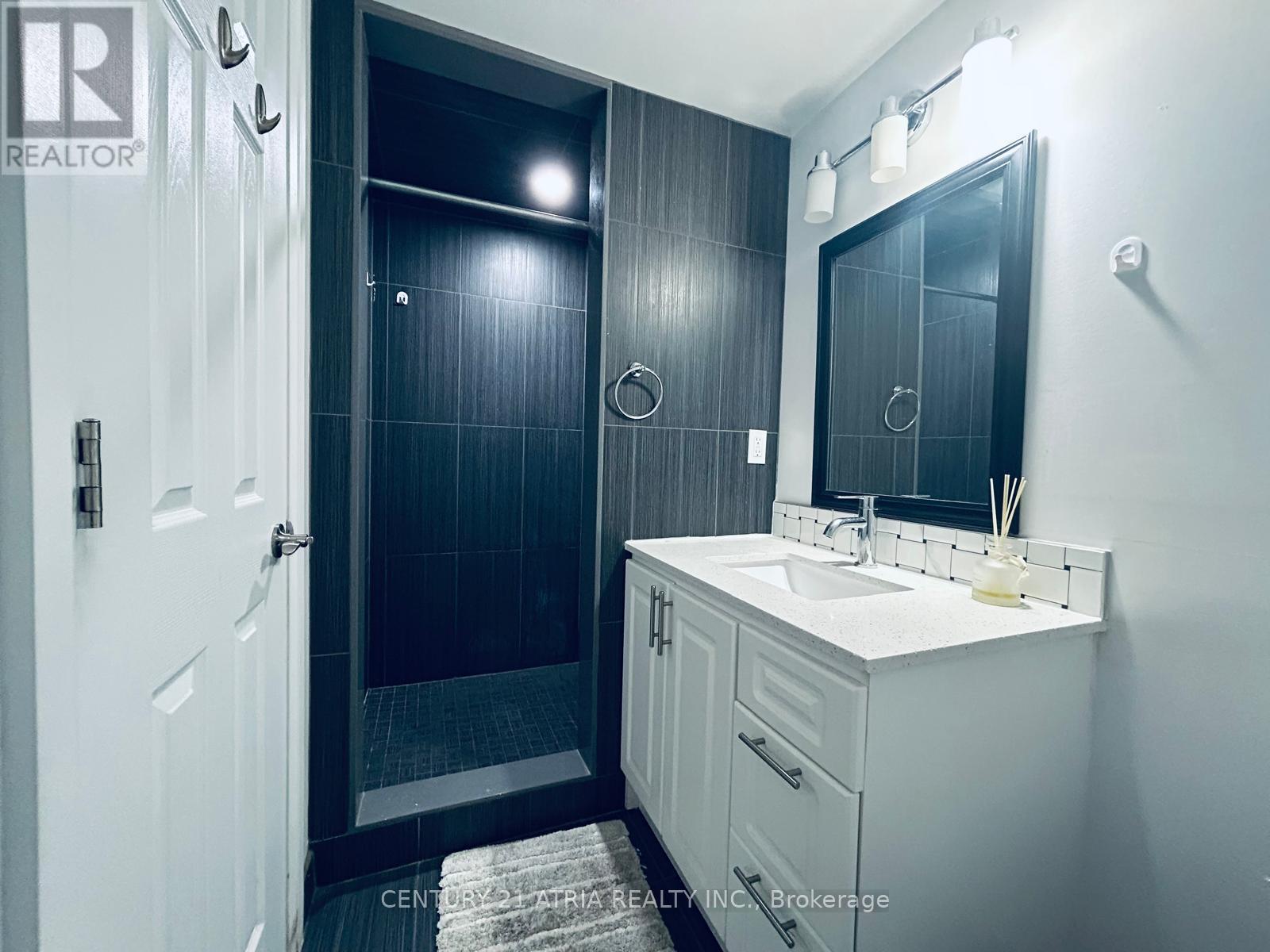 Basement - 3260 Oakglade Crescent, Mississauga, ON - Indoor Photo Showing Bathroom