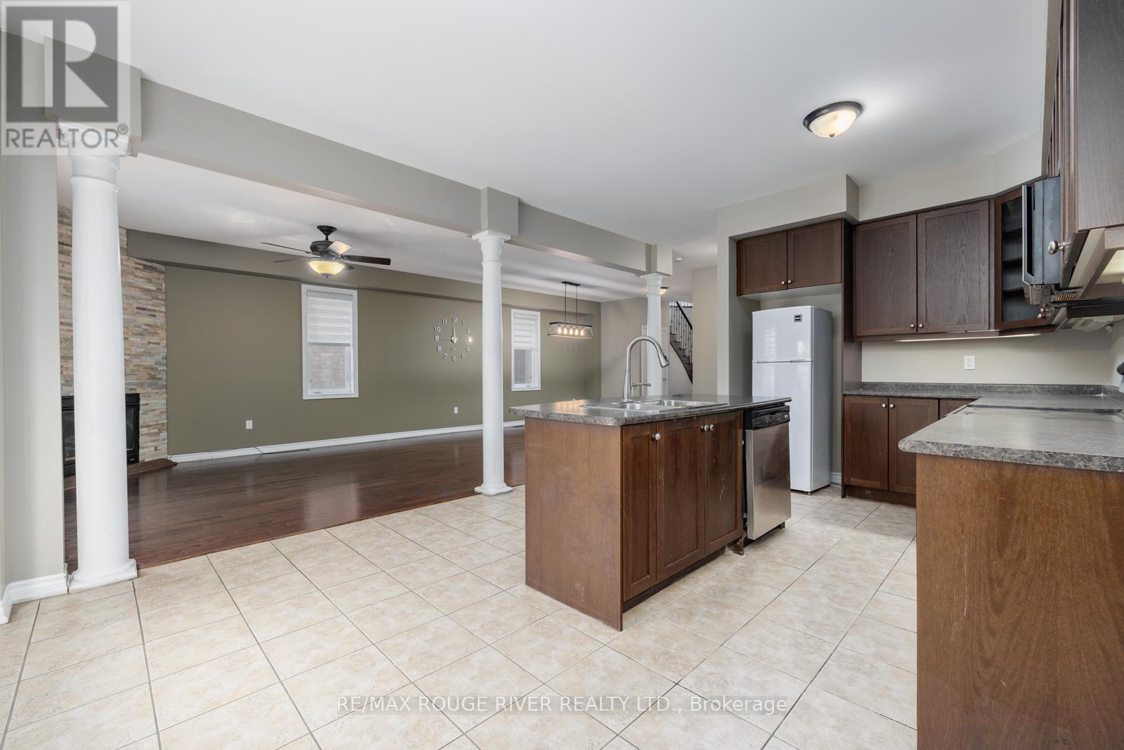 34 Harry Gay Drive, Clarington (Courtice), ON - Indoor Photo Showing Kitchen With Double Sink