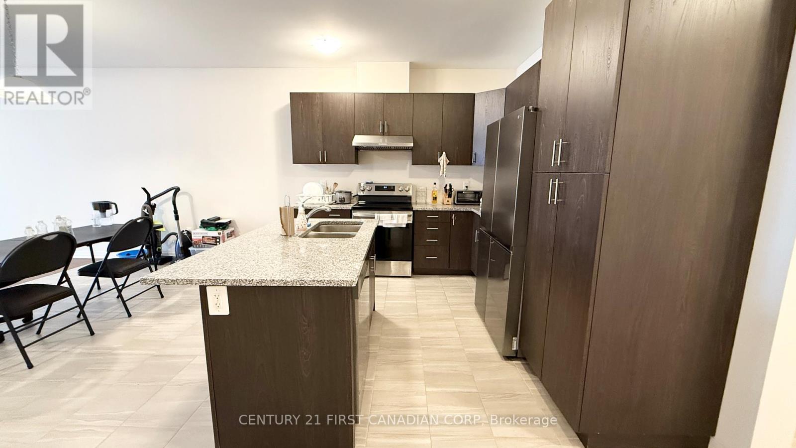 256 Middleton Street, Zorra (Thamesford), ON - Indoor Photo Showing Kitchen With Double Sink With Upgraded Kitchen