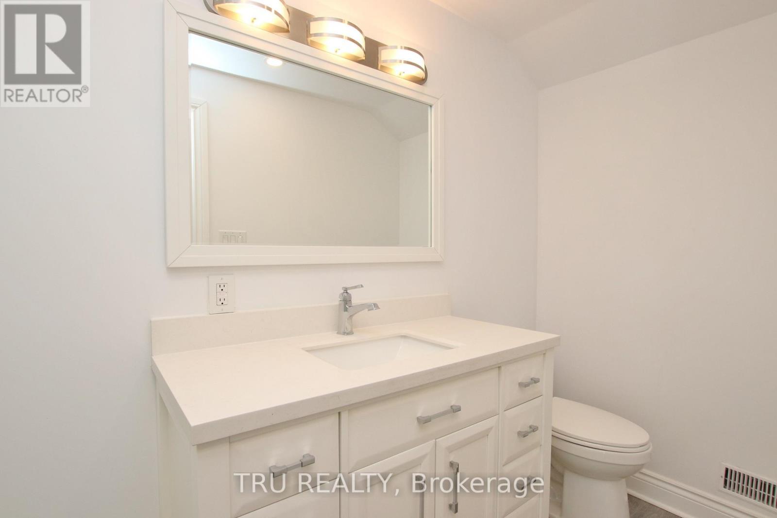 B - 86 Elvaston Avenue, Ottawa, ON