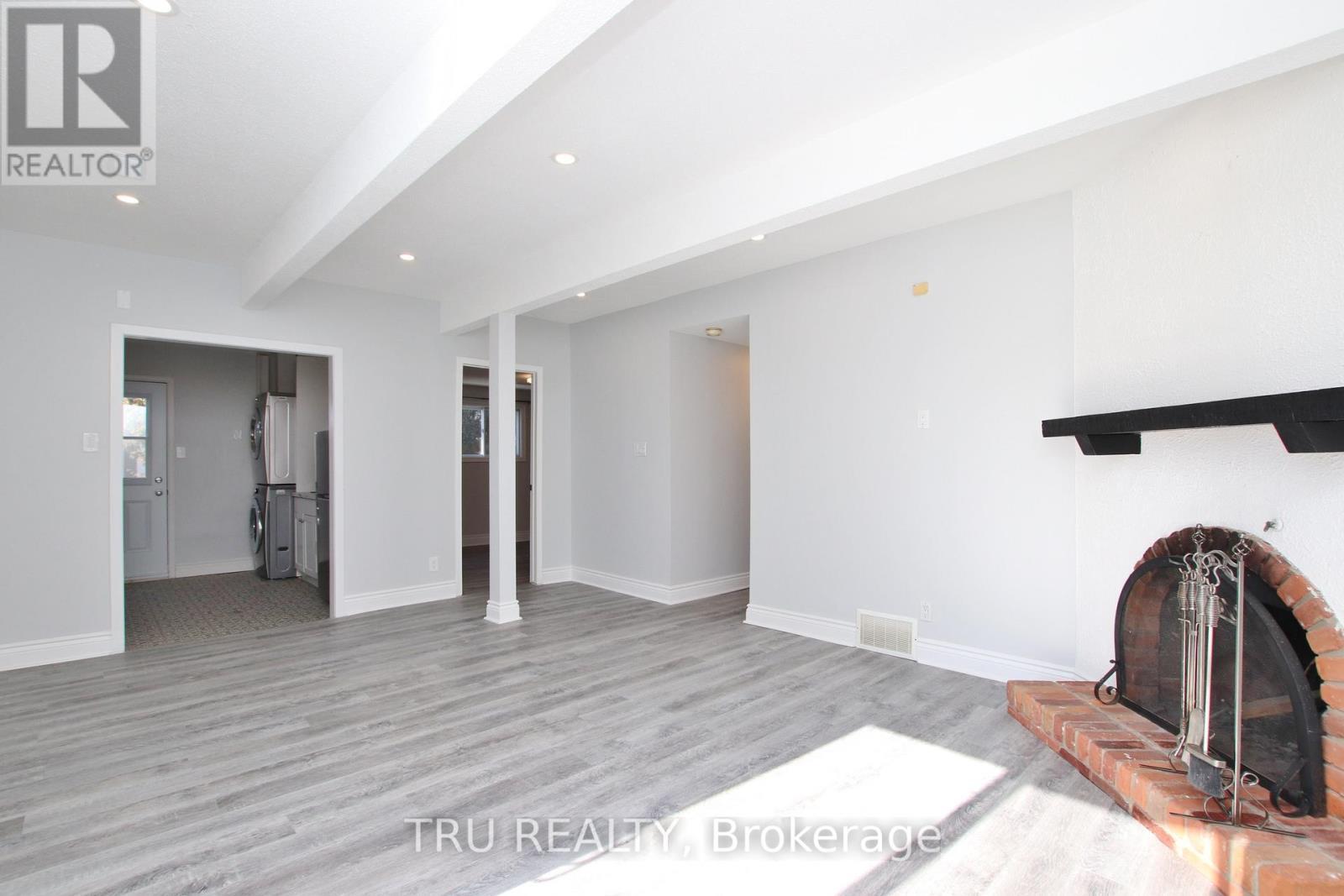 B - 86 Elvaston Avenue, Ottawa, ON