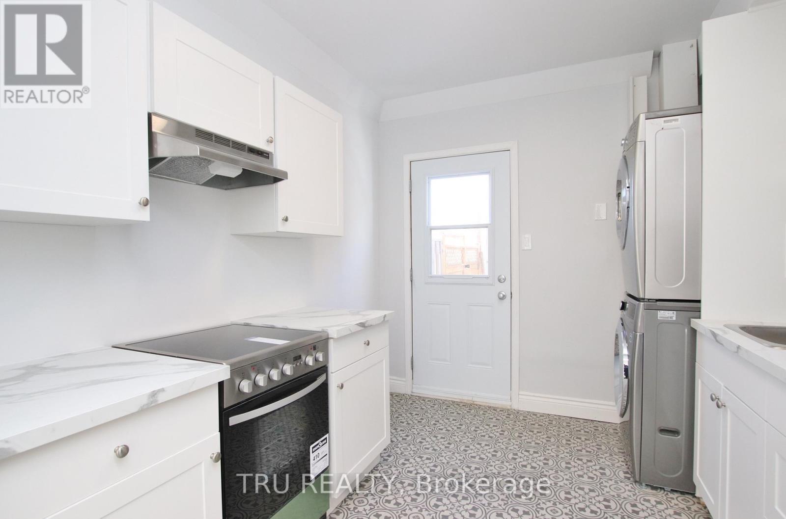 B - 86 Elvaston Avenue, Ottawa, ON