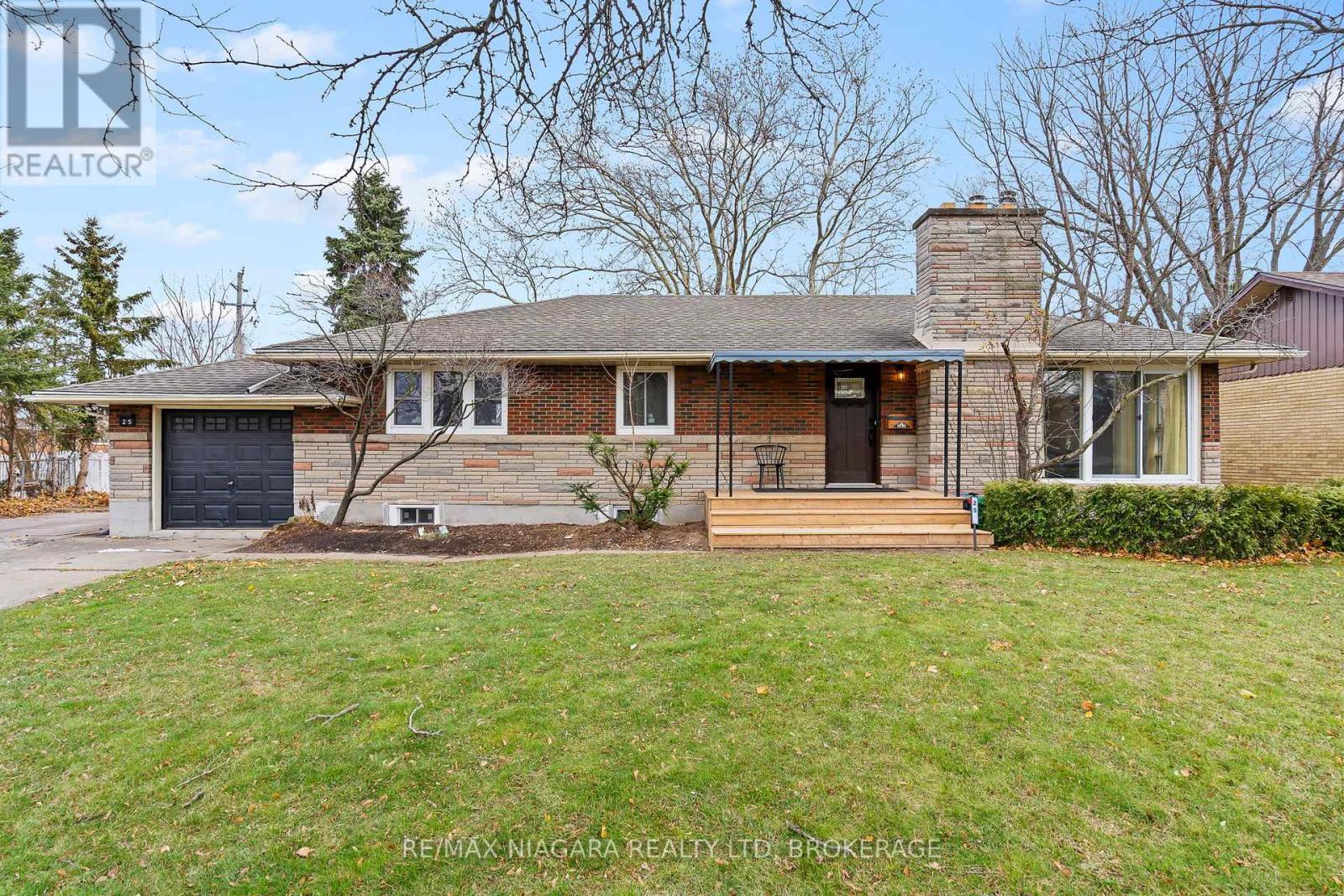25 Masterson Drive, St. Catharines (Glendale/Glenridge), ON - Outdoor