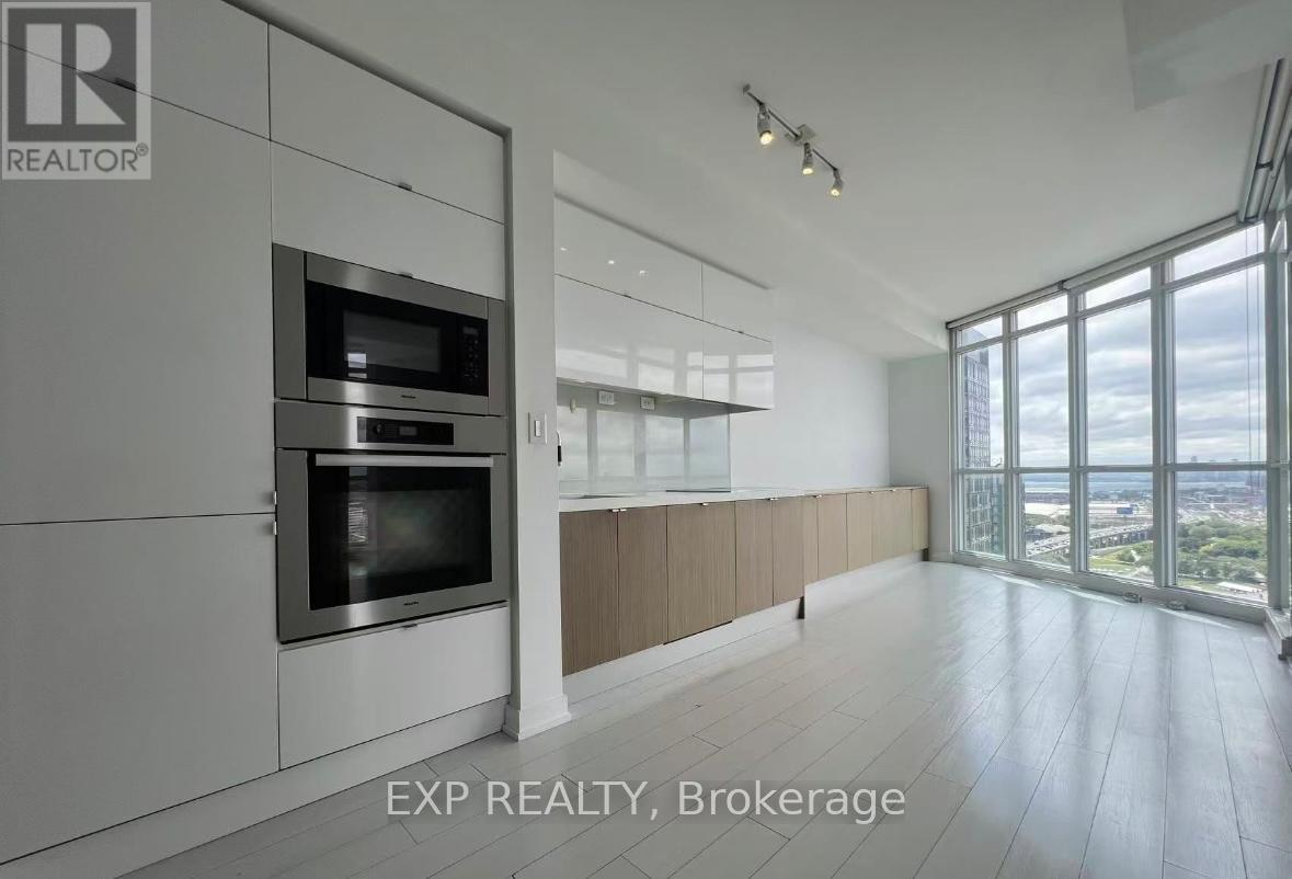 3712 - 21 Iceboat Terrace, Toronto, ON - Indoor Photo Showing Kitchen