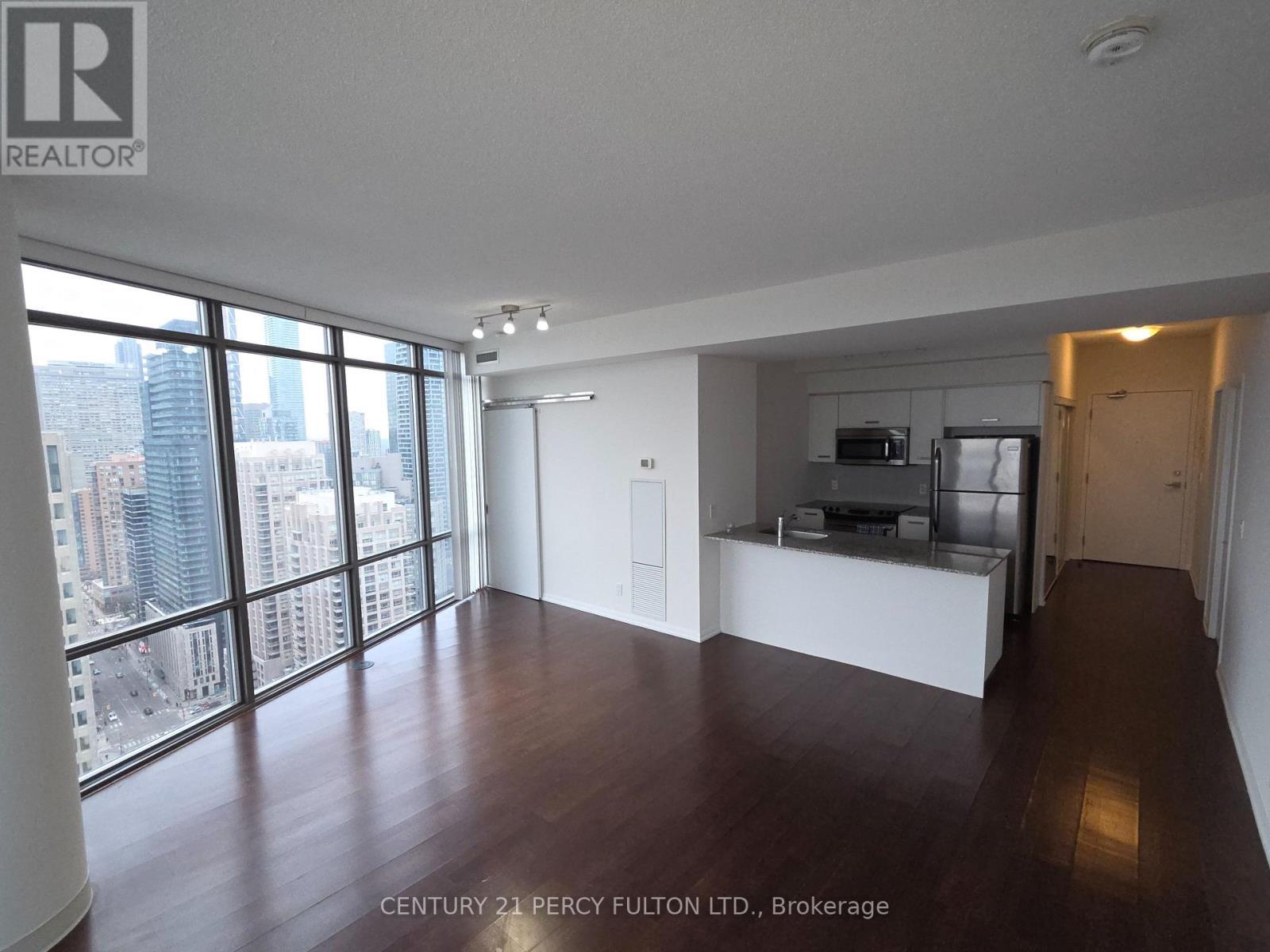 3303 - 832 Bay Street, Toronto, ON - Indoor