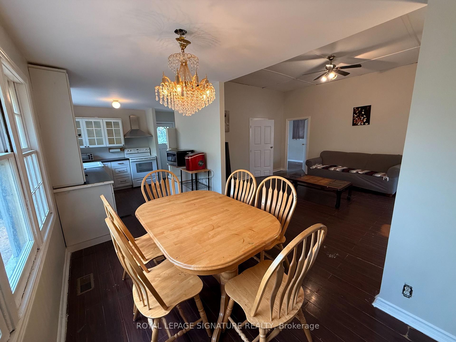 75 Old Mosley Street, Wasaga Beach, ON - Indoor Photo Showing Dining Room