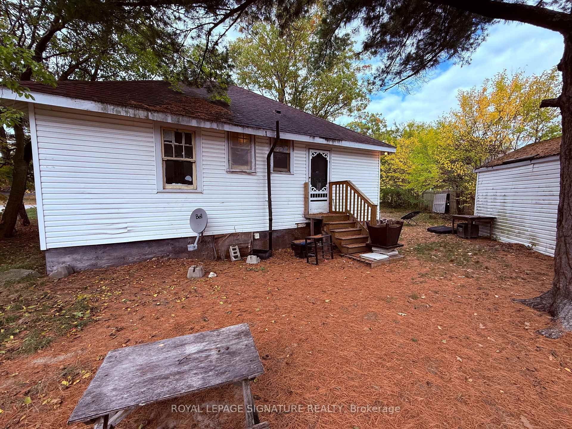 75 Old Mosley Street, Wasaga Beach, ON - Outdoor With Exterior