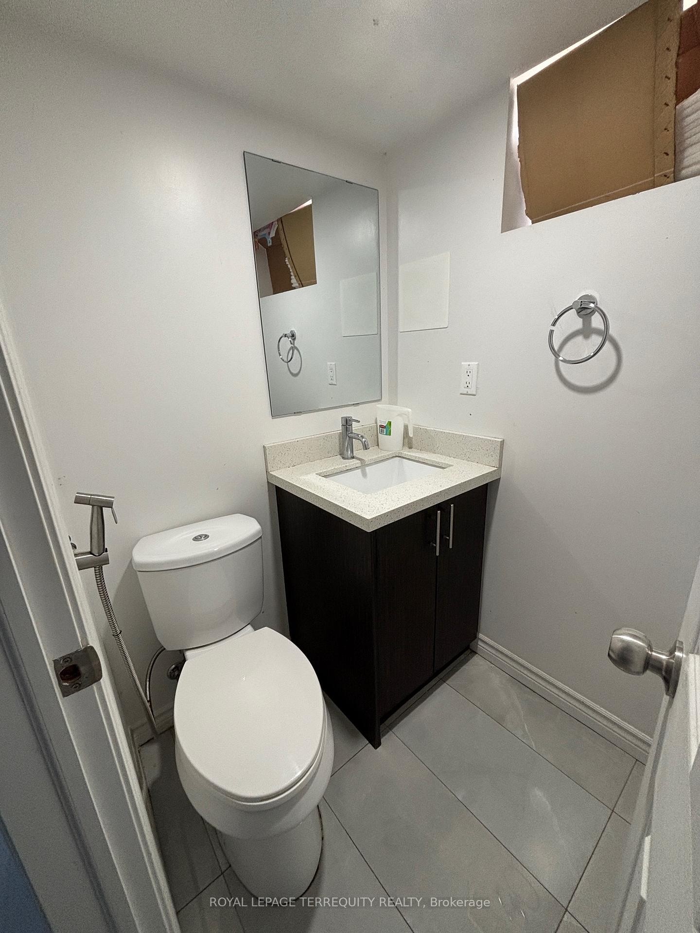 Bsmnt-22 Paloma Place, Toronto, ON - Indoor Photo Showing Bathroom