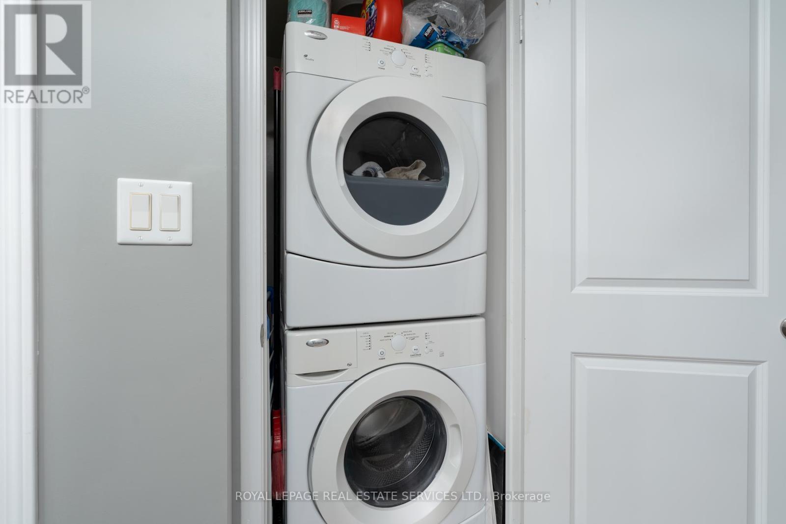2E - 8 Rosebank Drive, Toronto, ON - Indoor Photo Showing Laundry Room