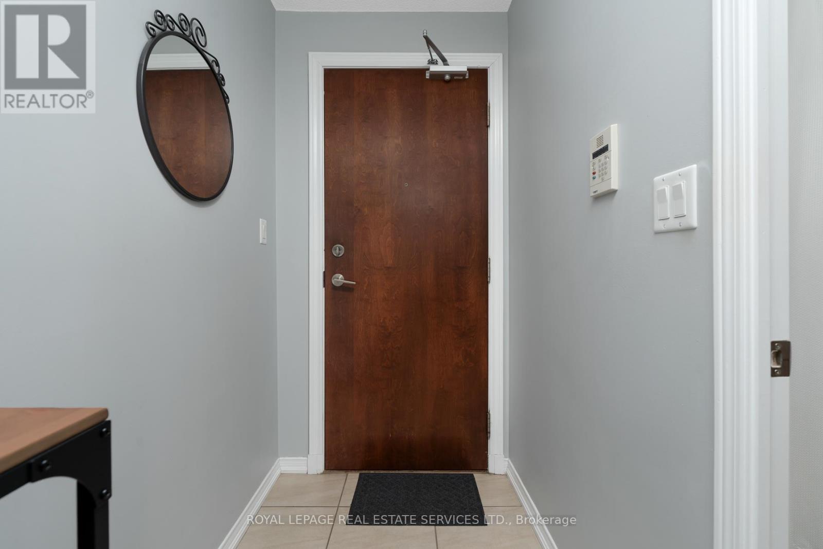 2E - 8 Rosebank Drive, Toronto, ON - Indoor Photo Showing Other Room