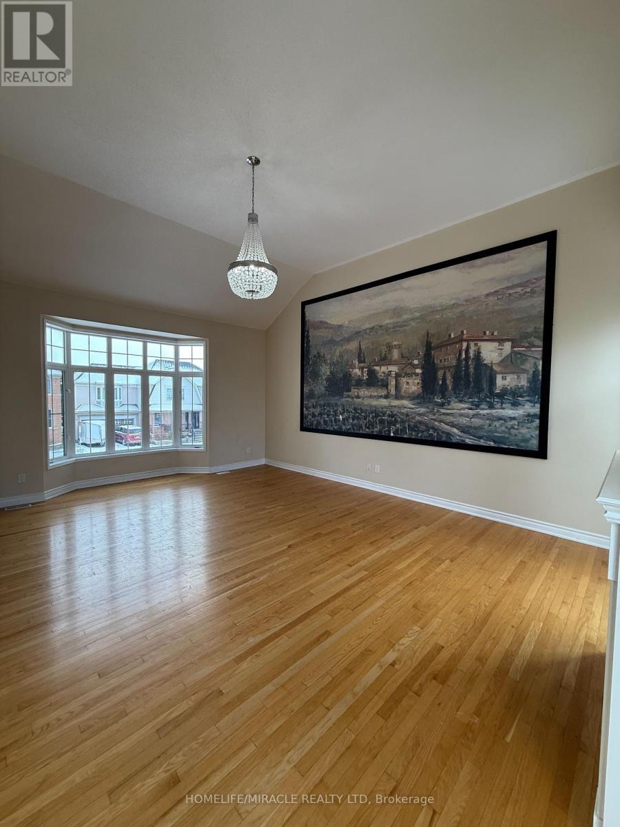 71 Seward Crescent, Ajax, ON - Indoor Photo Showing Living Room