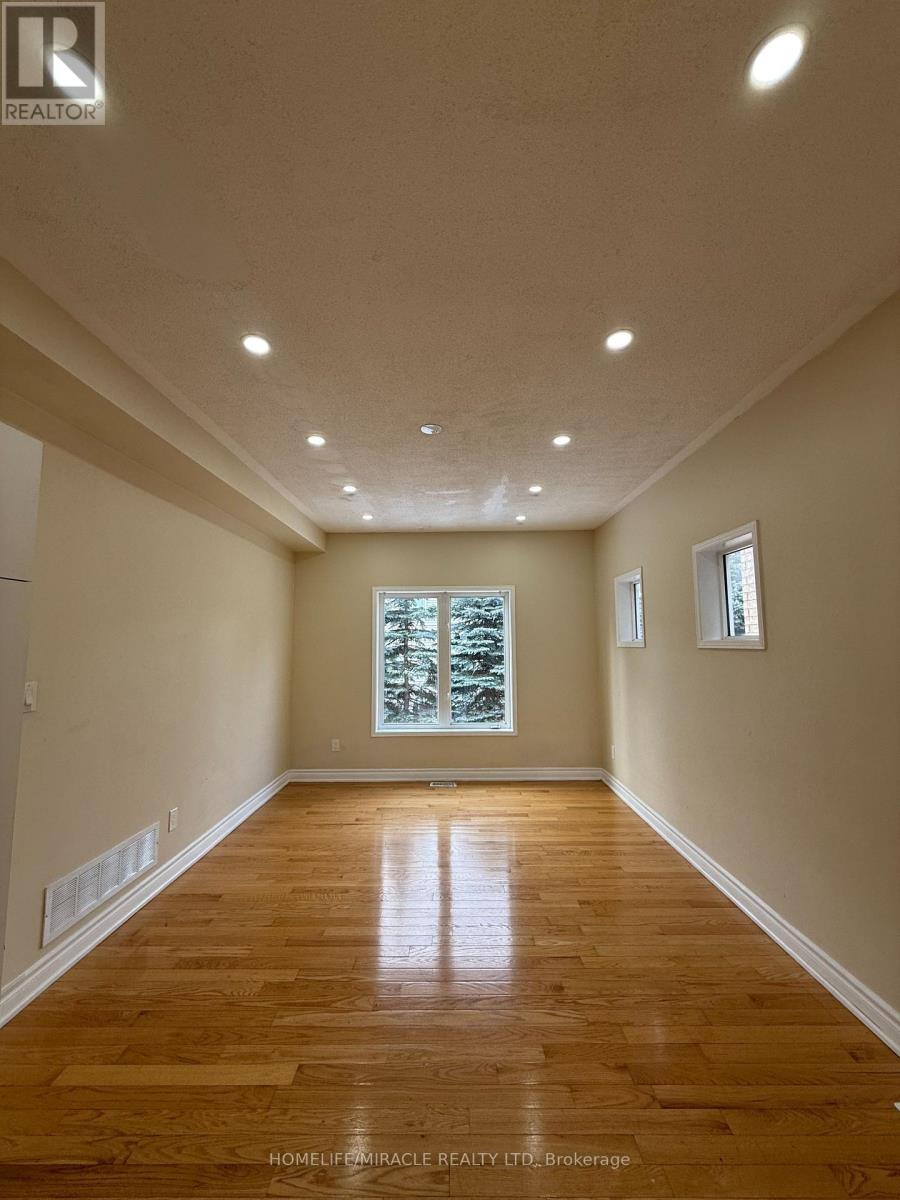 71 Seward Crescent, Ajax, ON - Indoor Photo Showing Other Room