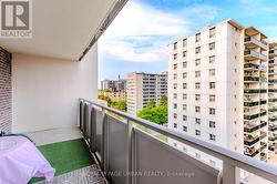 Open Balcony -
