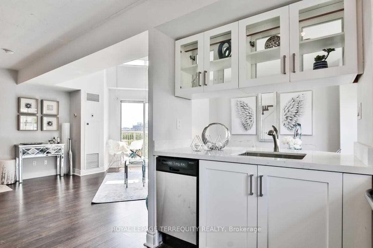 1052-139 Merton Street, Toronto, ON - Indoor Photo Showing Kitchen