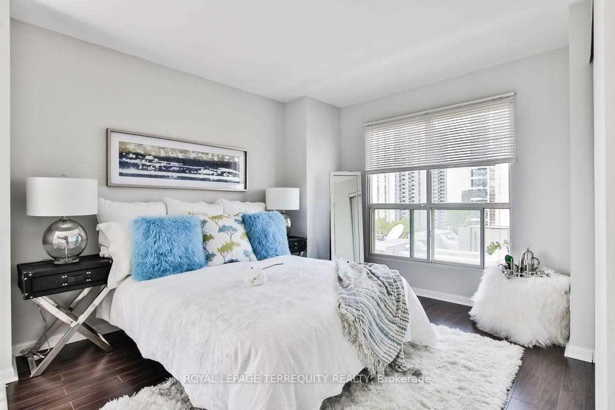 1052-139 Merton Street, Toronto, ON - Indoor Photo Showing Bedroom