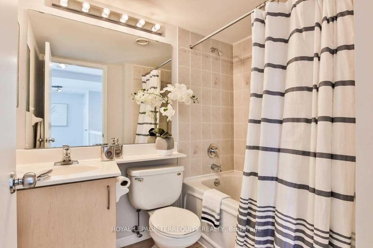 1052-139 Merton Street, Toronto, ON - Indoor Photo Showing Bathroom