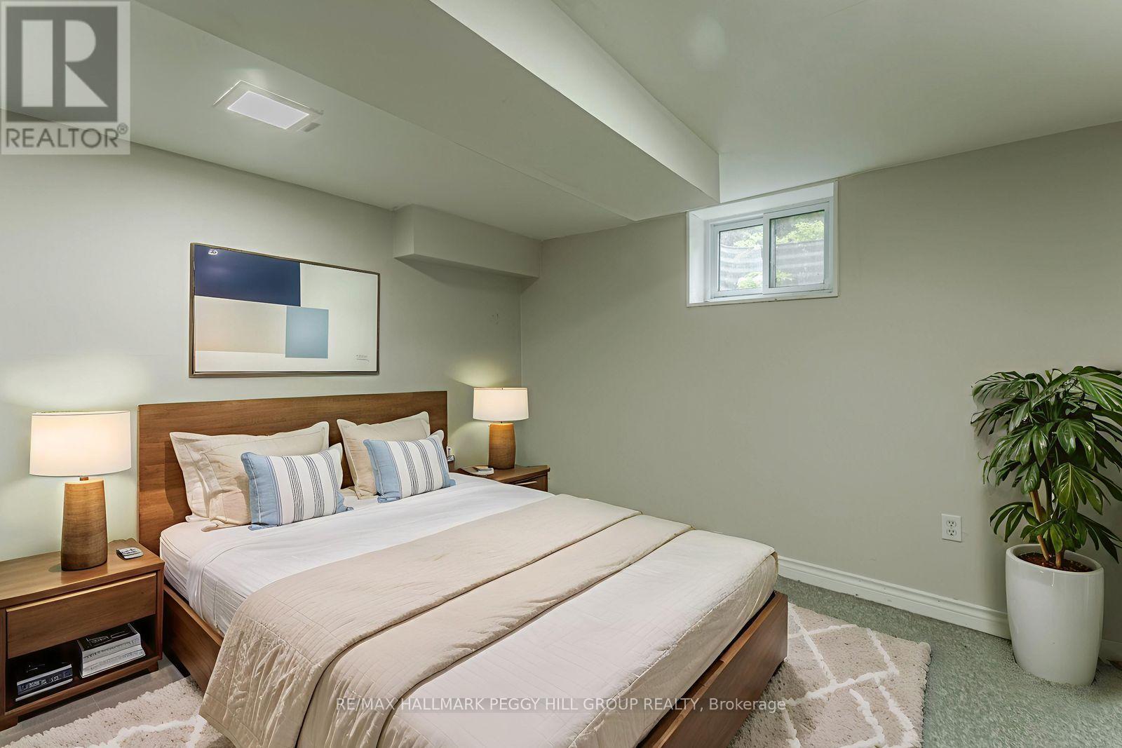 34/36 Centre Street, Essa, ON - Indoor Photo Showing Bedroom