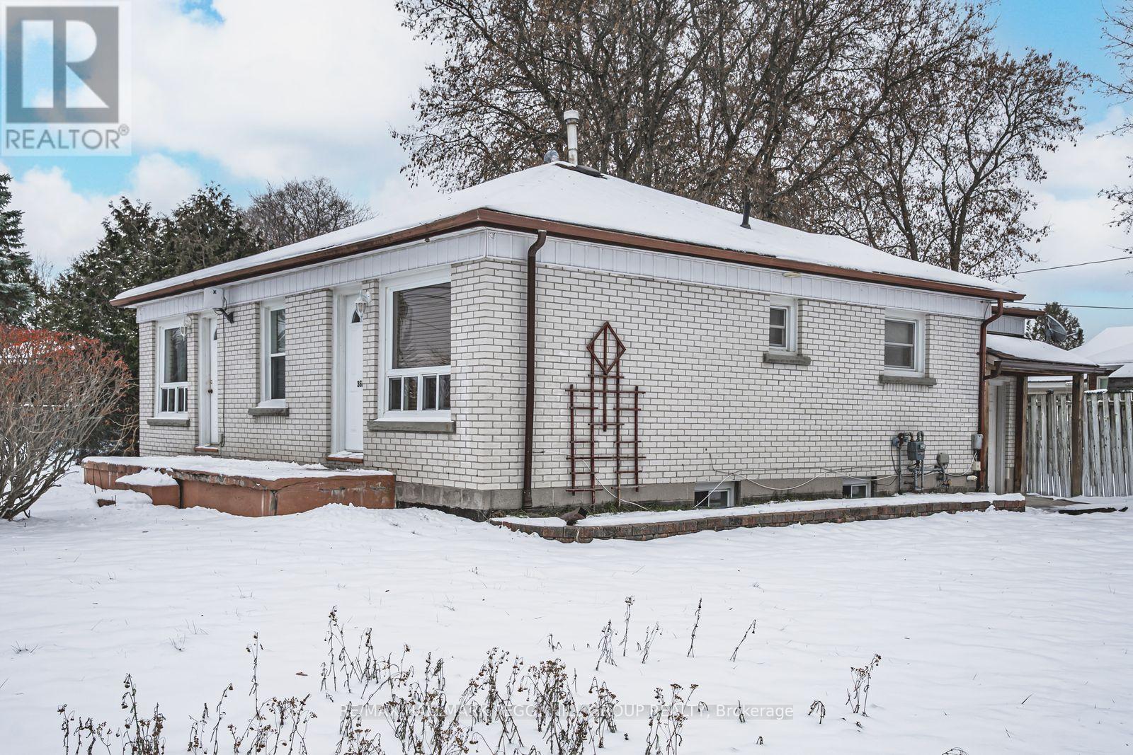 34/36 Centre Street, Essa, ON - Outdoor