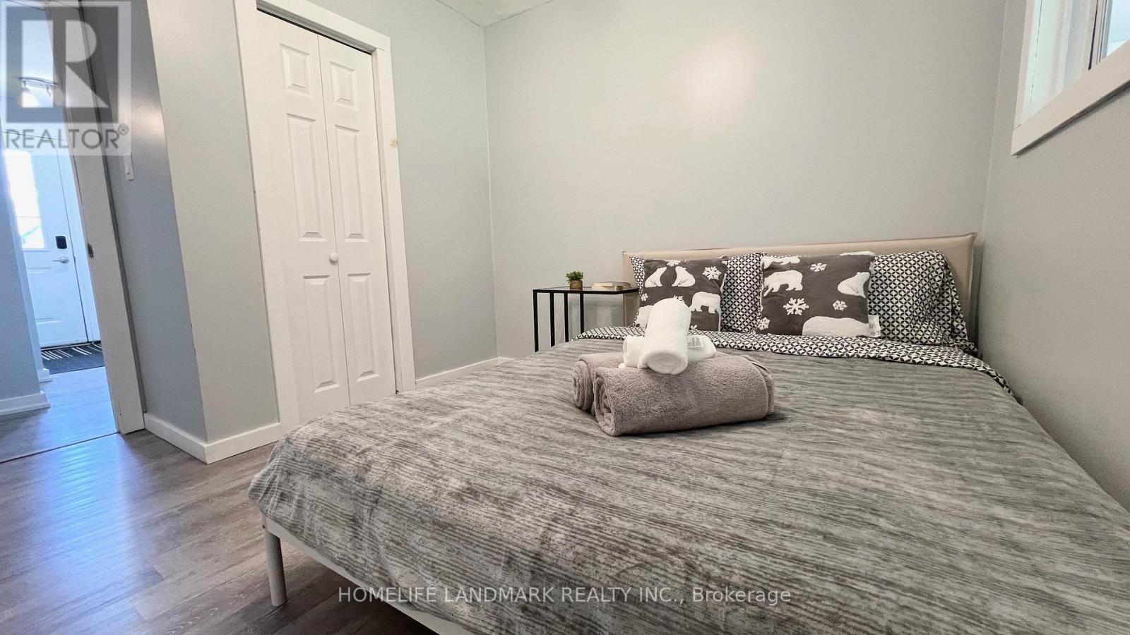 688 7Th Line S, Oro-Medonte, ON - Indoor Photo Showing Bedroom