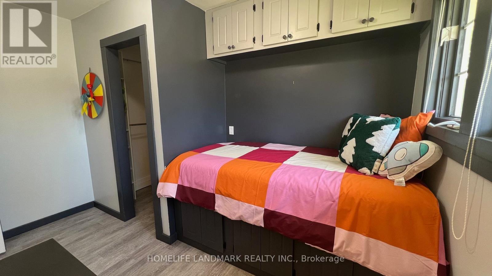 688 7Th Line S, Oro-Medonte, ON - Indoor Photo Showing Bedroom