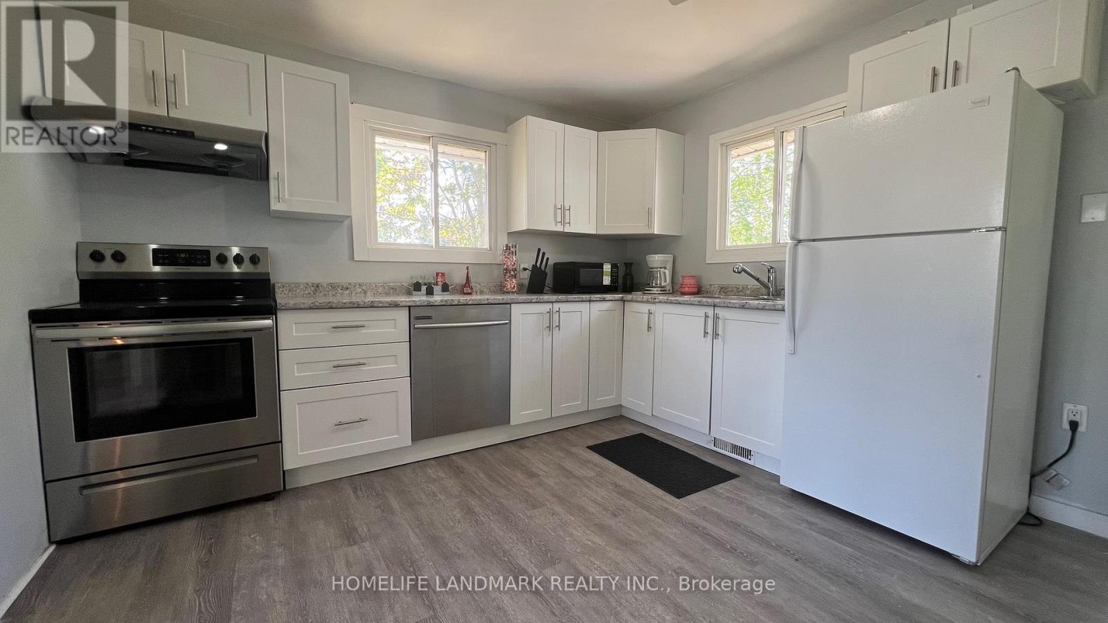 688 7Th Line S, Oro-Medonte, ON - Indoor Photo Showing Kitchen
