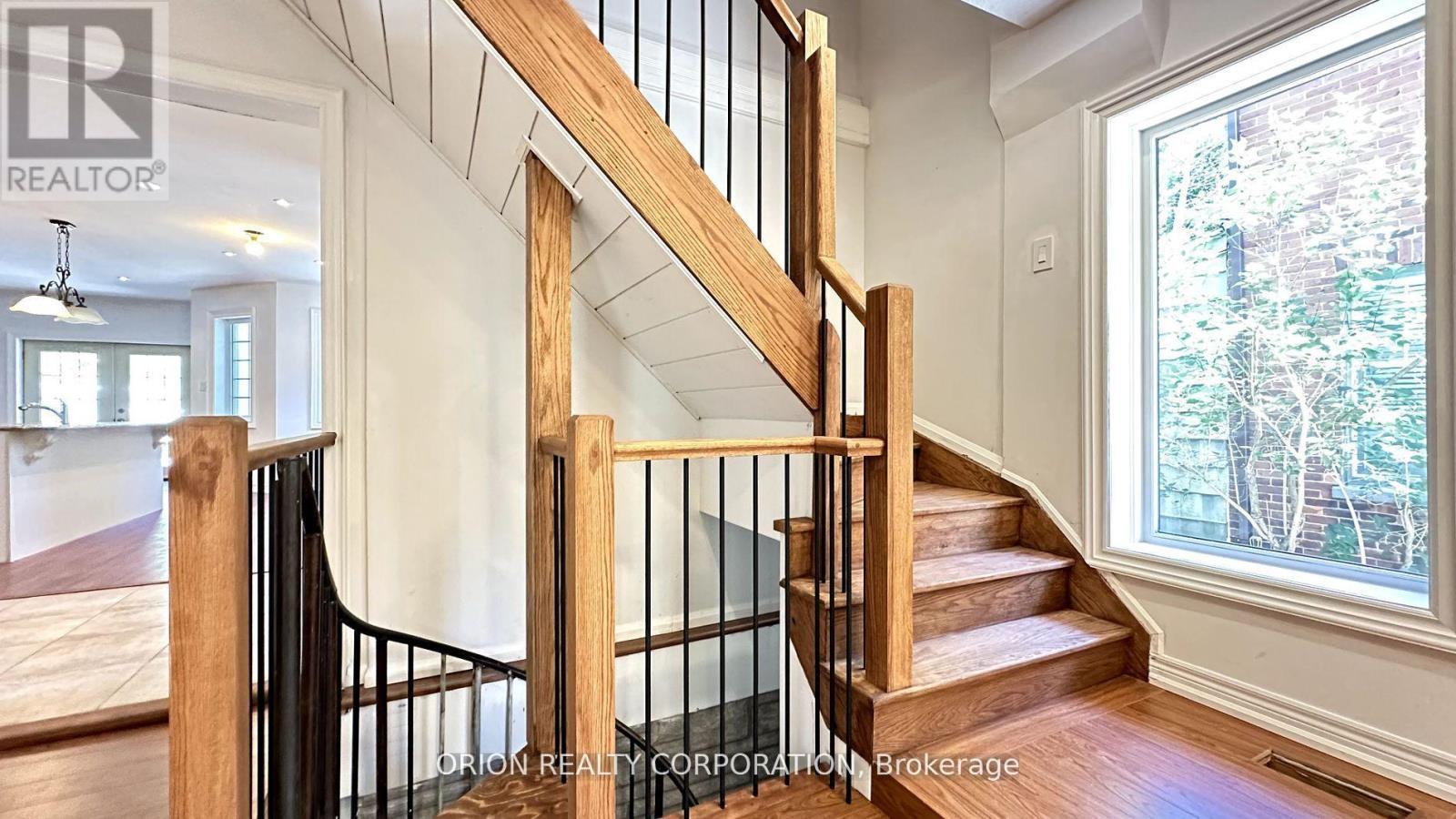 20 Holgate Street, Barrie, ON - Indoor Photo Showing Other Room